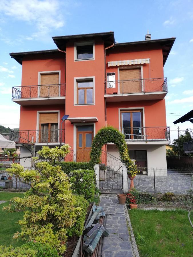 Apartamento La rosa rossa Cambiasca Exterior foto